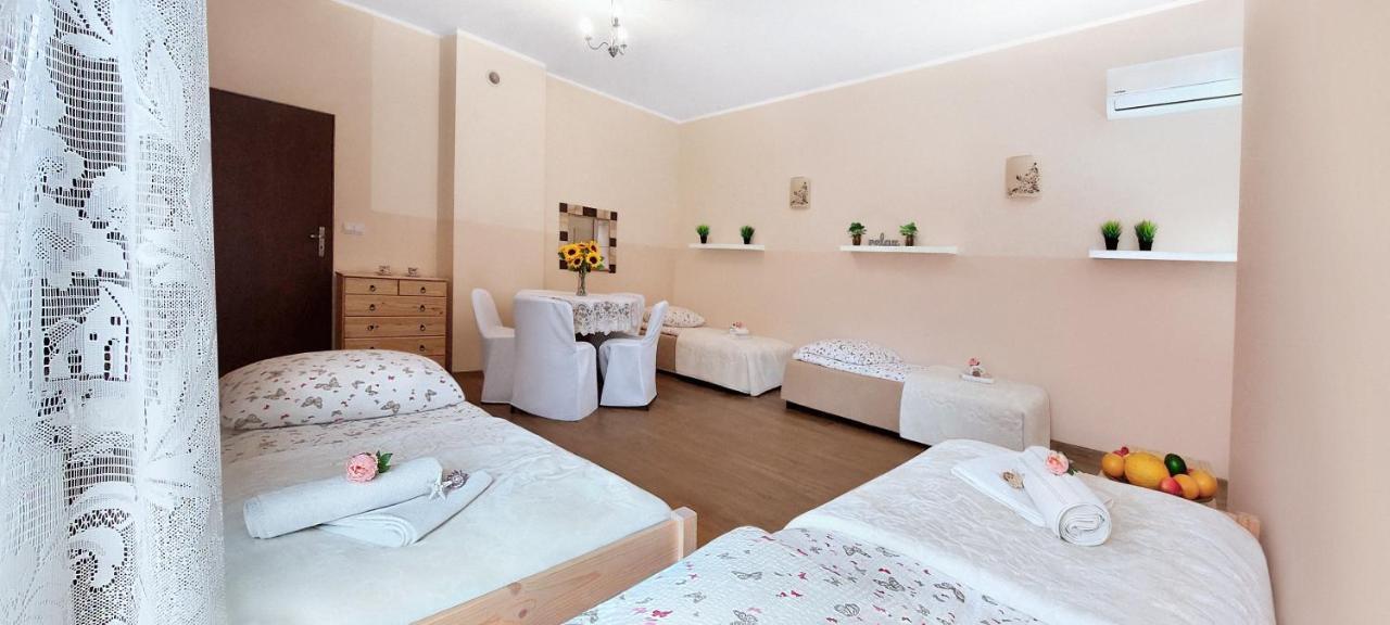 Apartamenty Gorki Male Tuszyn Exterior foto